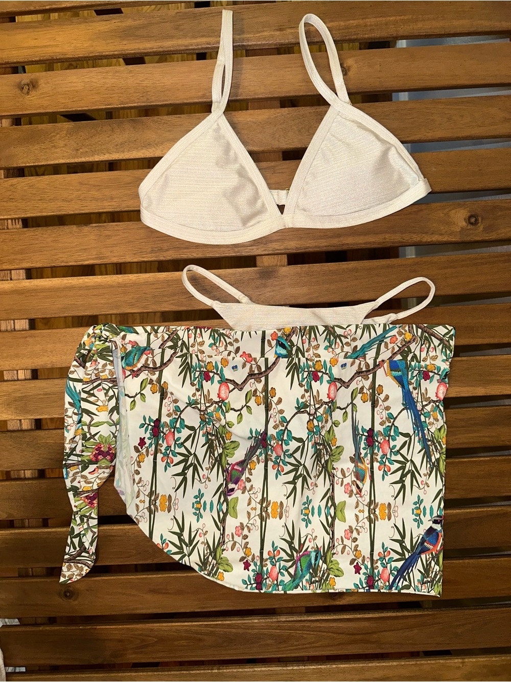 CIA.MARITIMA Cozumel Halt-Blueprint Triangle Bikini Top Floral Bird Sarong
